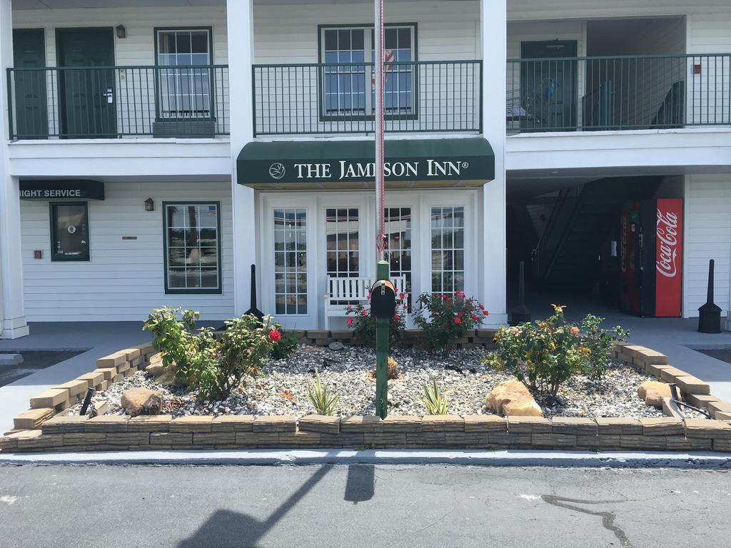 Jameson Inn Douglas Exteriör bild